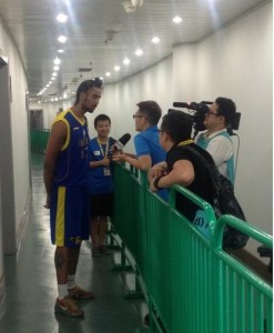 Amjyot Singh talking to Chinese press after playing against China sans turban