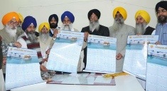 SGPC Officials and Giani Gurbachan Singh releasing Nanakshahi Calendar 