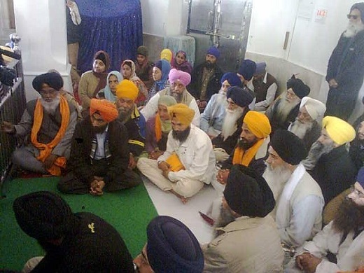 Sikh Sangat at Takht Kesgarh Sahib - another view`