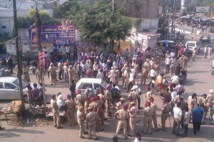 Shiv Sena Activist attempt to remove Freedom and Justice march hoardings at Jalandhar